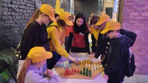 0-02-0a-aca28a8ecbbff40126772a81702cd59829c70f9111d77dd2e449244aa8424ec6 883e59f96061d194